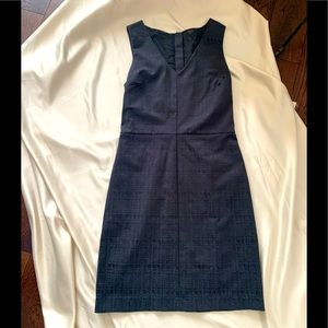 Banana Republic Print V neck Sleeveless dress